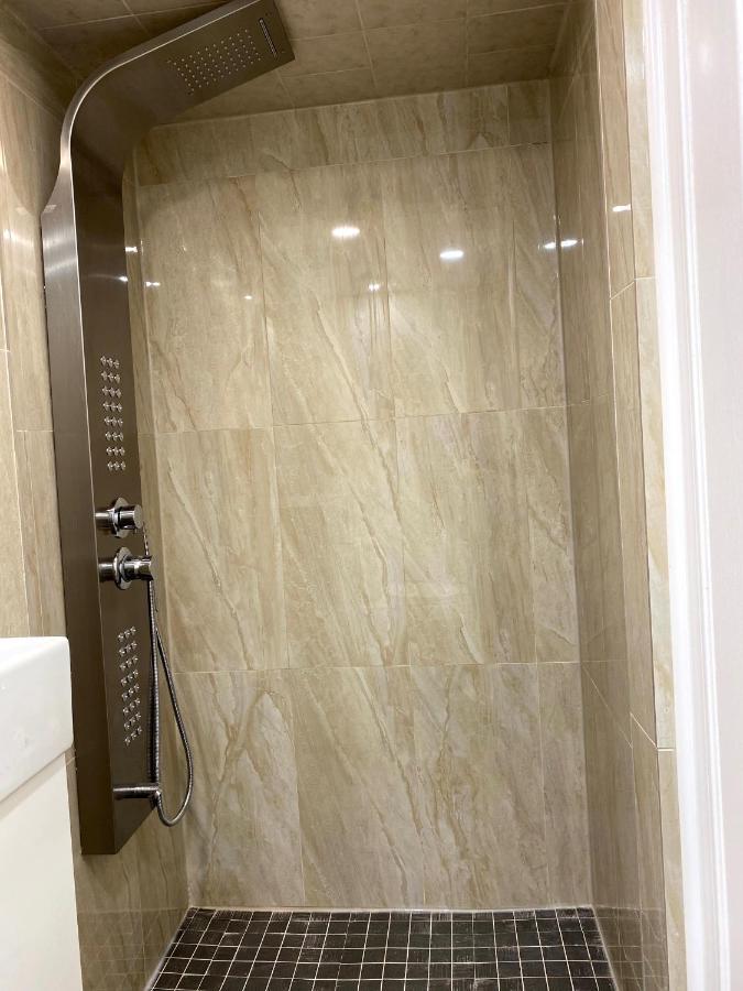 מפלי הניאגרה Entire Basement With 3 Bedrooms מראה חיצוני תמונה