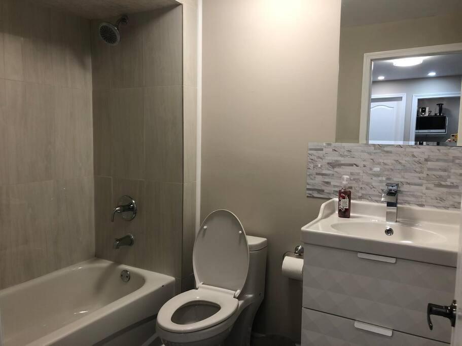 מפלי הניאגרה Entire Basement With 3 Bedrooms מראה חיצוני תמונה